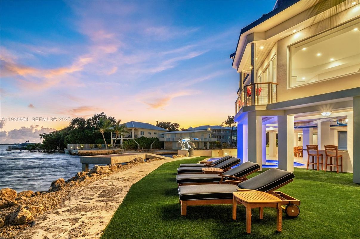 Backyard, Exterior, Water