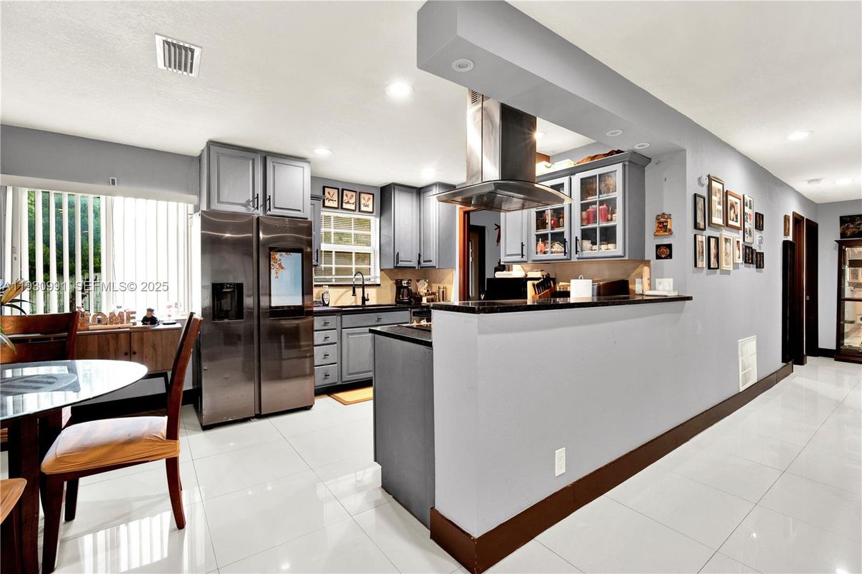 Dining room, Interior, Kitchen, Recessed Lighting