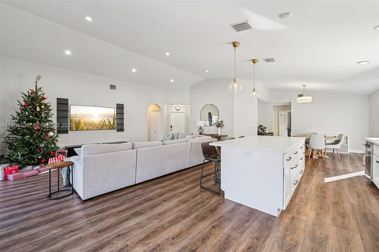 Dining room, Interior, Kitchen, Living room, Pendant Lights, Recessed Lighting, Wood Texture Flooring