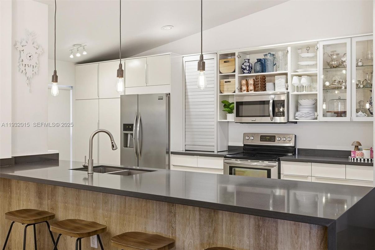 Interior, Kitchen, Pendant Lights, Recessed Lighting, Stainless Steel Appliances
