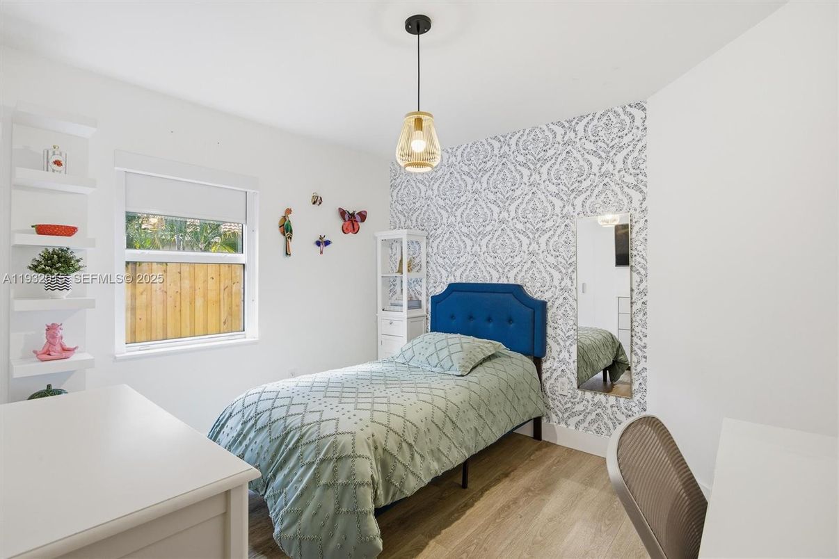 Bedroom, Interior, Pendant Lights, Wood Texture Flooring