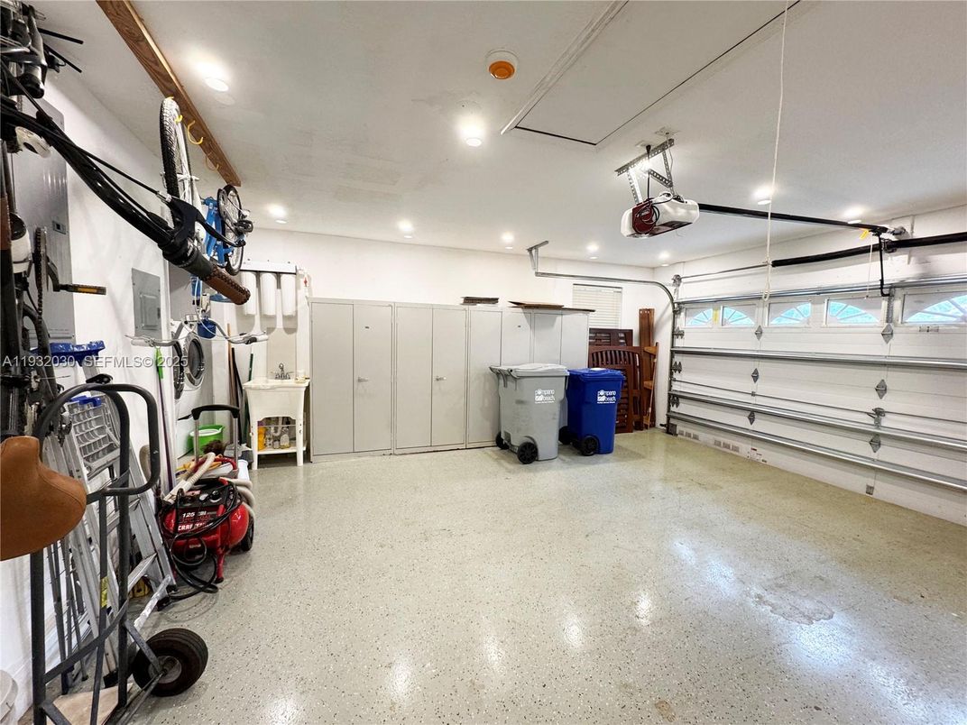 Fitness Equipment, Garage, Interior, Recessed Lighting