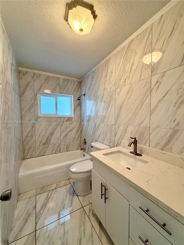Bathroom, Interior, Marble, Marble Walls