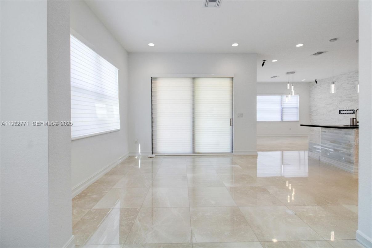 Empty room, Interior, Kitchen, Pendant Lights, Recessed Lighting