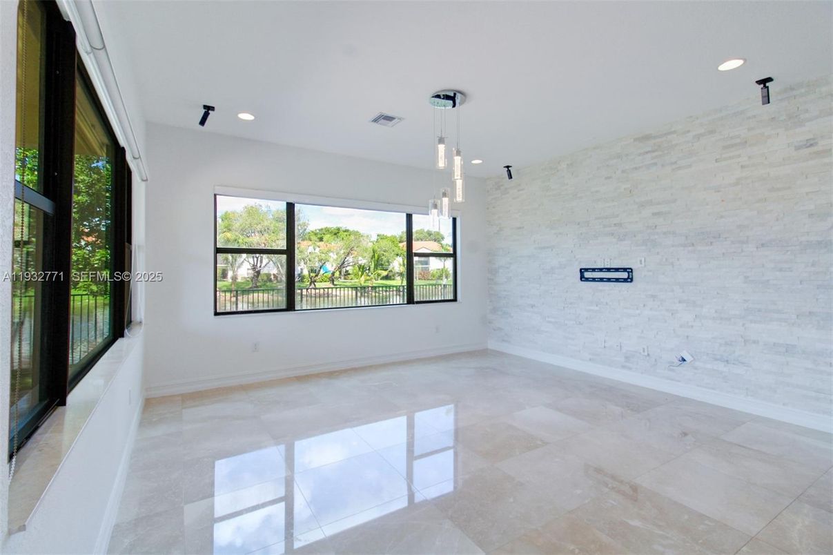 Empty room, Interior, Pendant Lights, Recessed Lighting