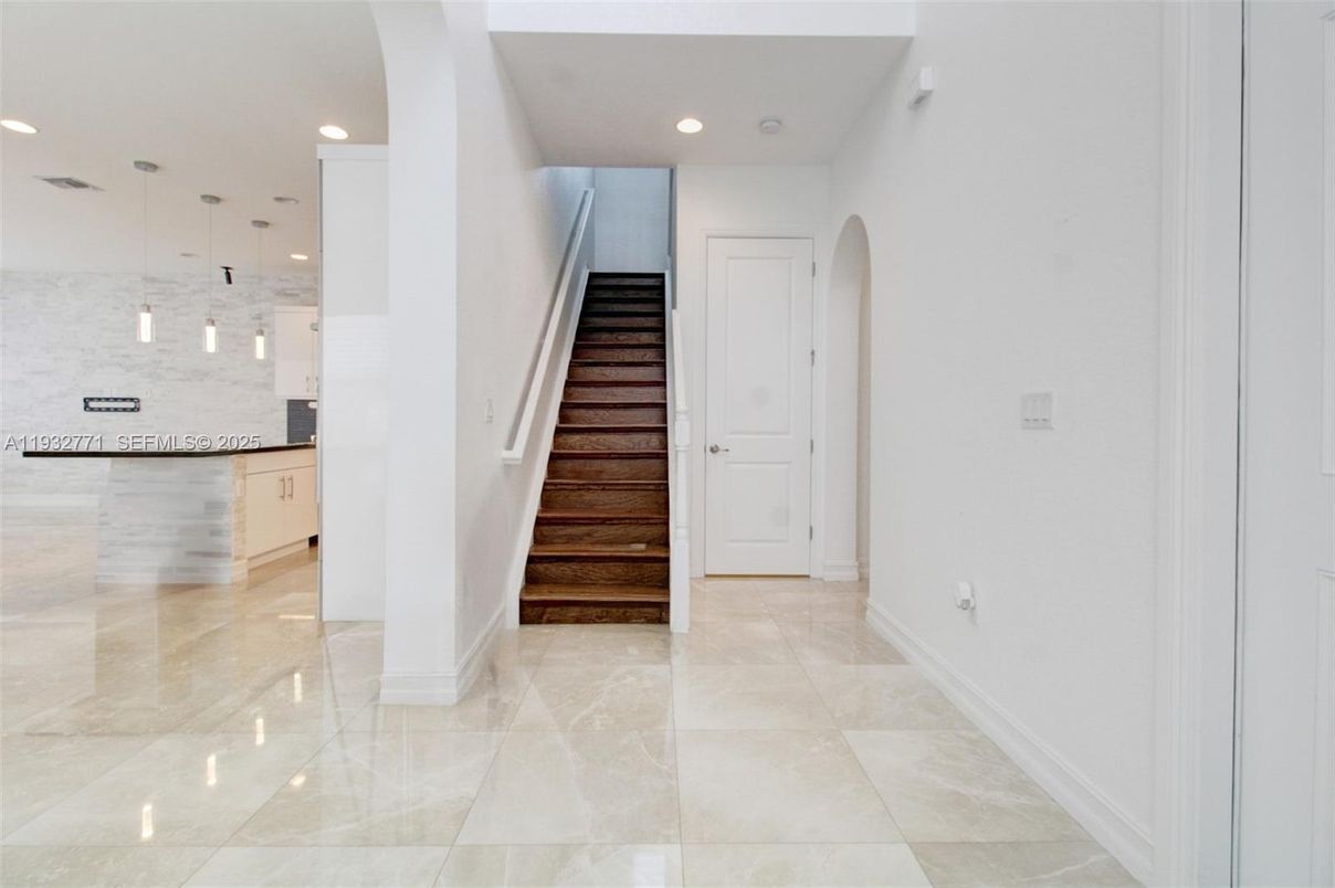 Interior, Kitchen, Pendant Lights, Recessed Lighting