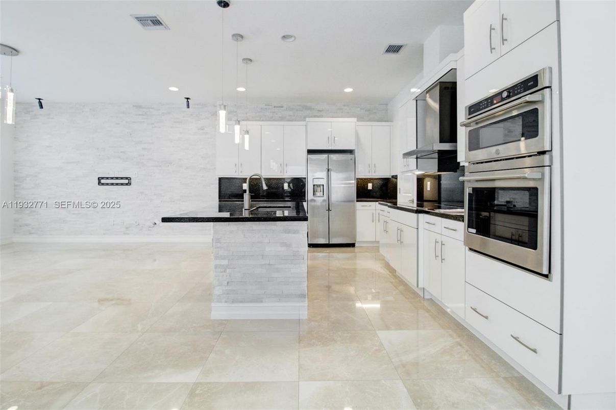 Interior, Kitchen, Pendant Lights, Recessed Lighting, Stainless Steel Appliances