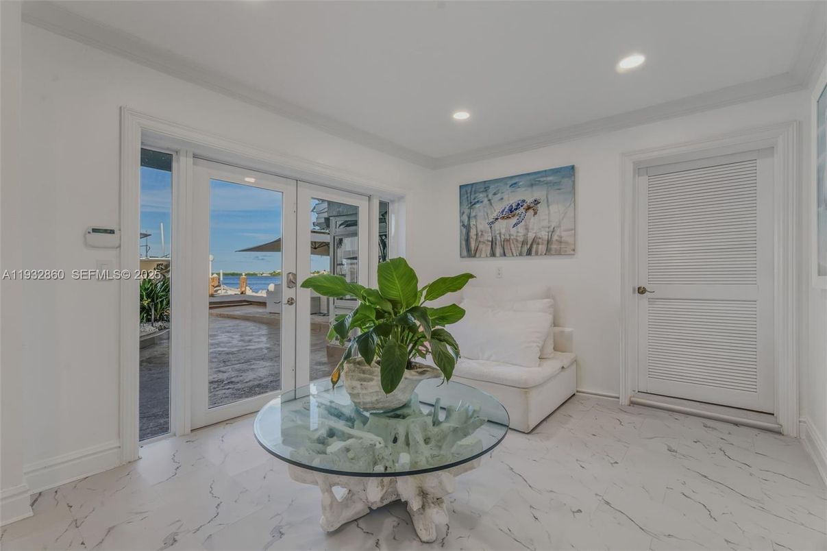 Interior, Marble, Recessed Lighting, Water