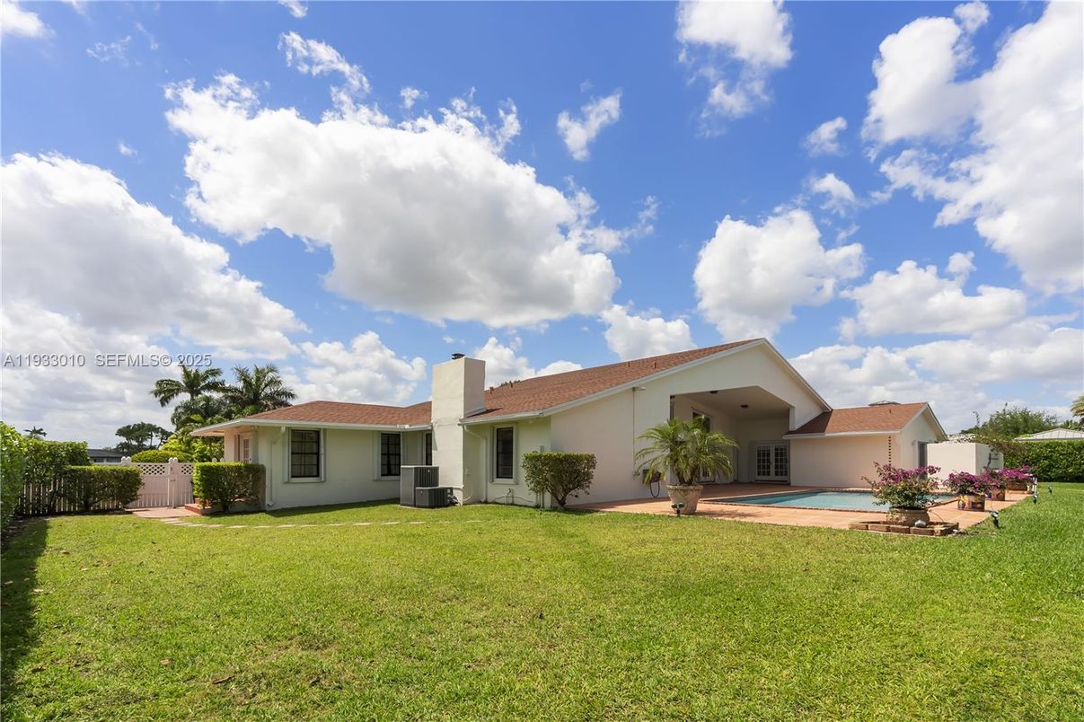 Backyard, Exterior, Pool