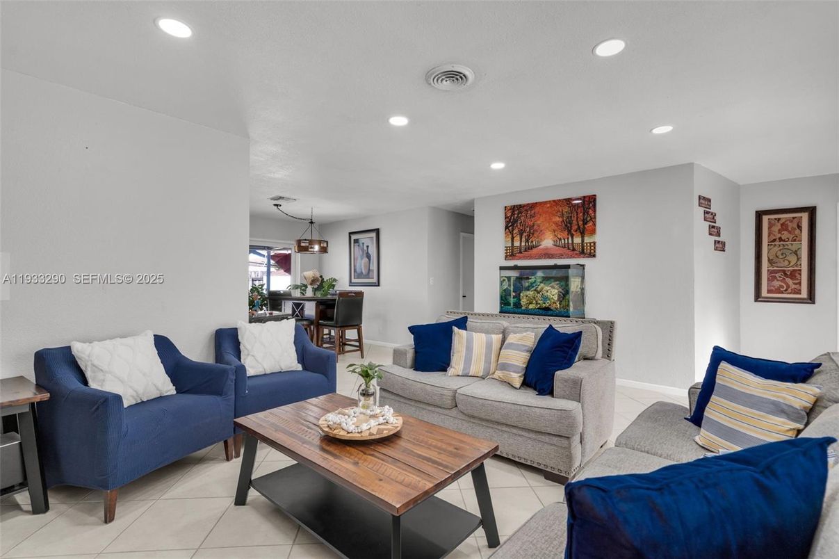 Dining room, Interior, Living room, Recessed Lighting
