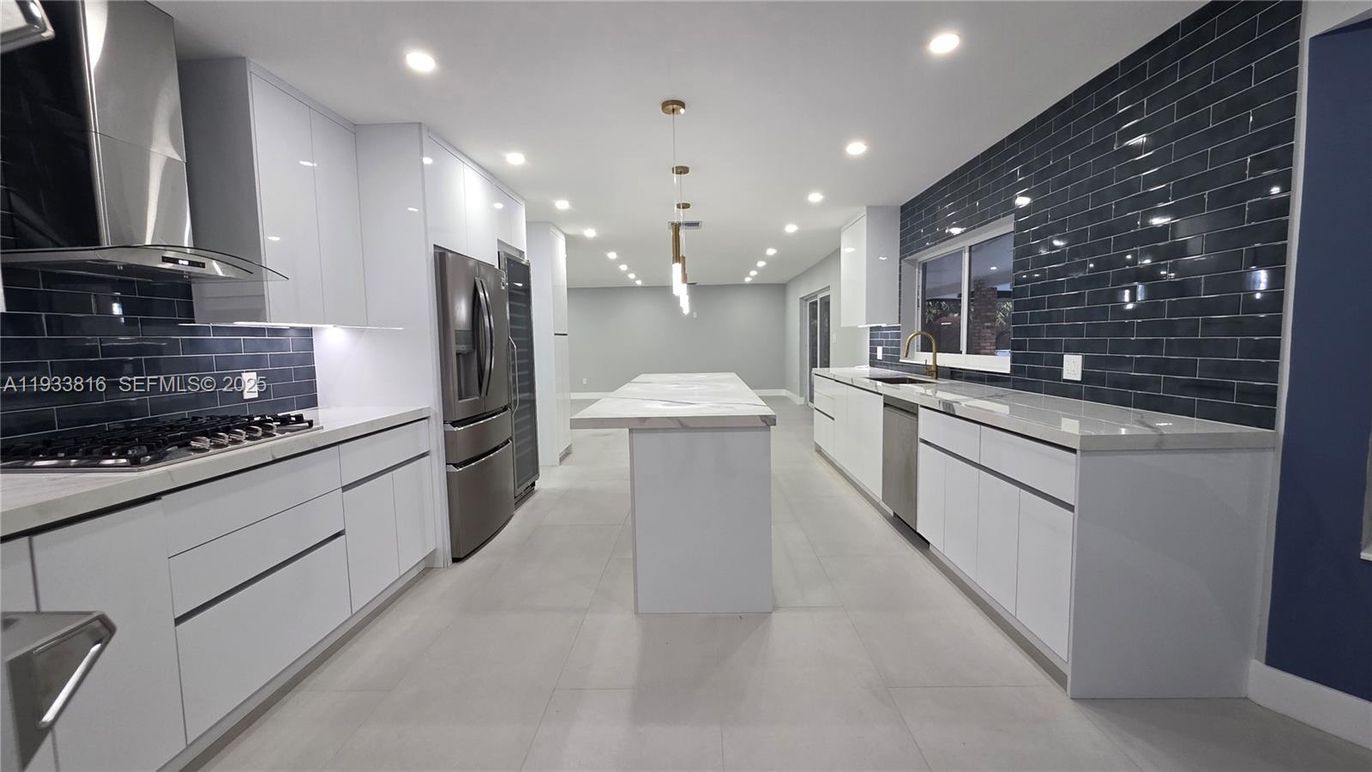 Interior, Kitchen, Pendant Lights, Recessed Lighting, Stainless Steel Appliances