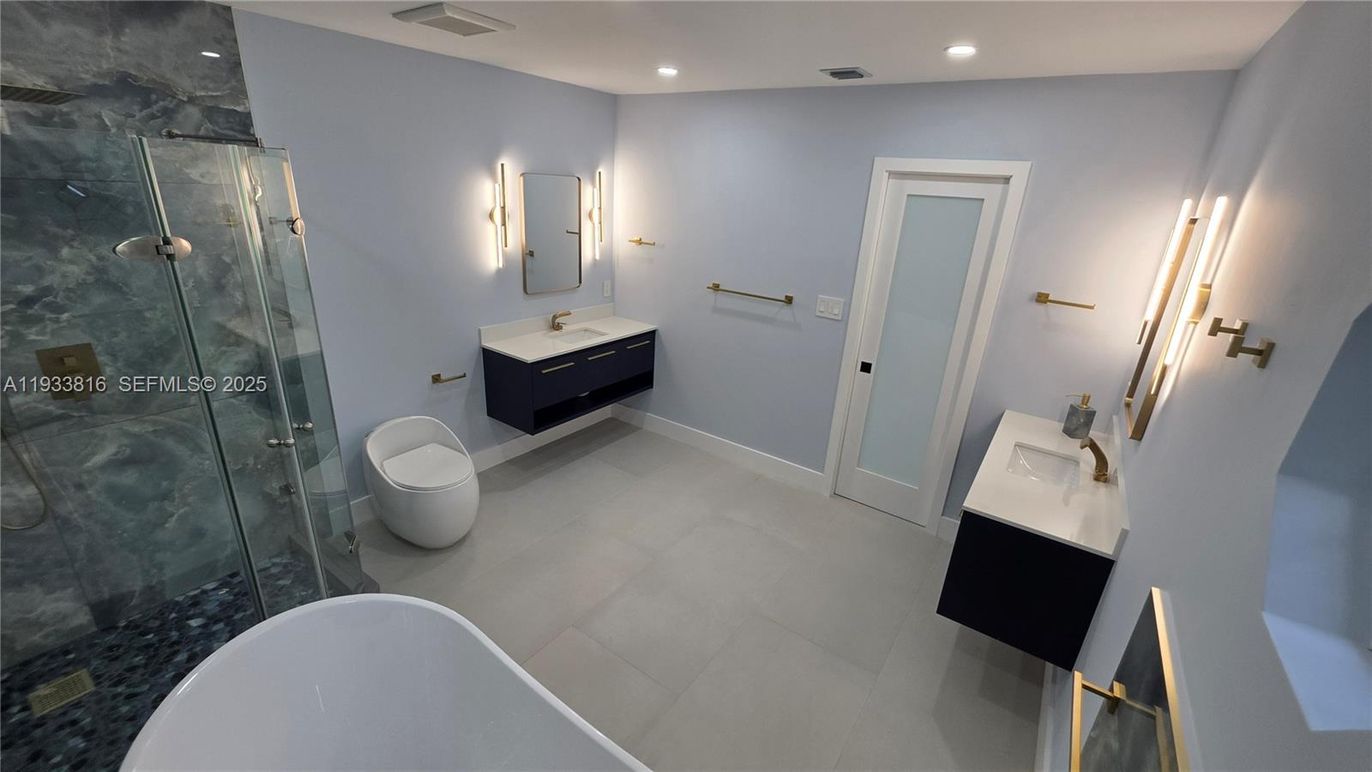 Bathroom, Dual Sink Vanities, Free Standing Baths, Glass Shower, Interior, Recessed Lighting