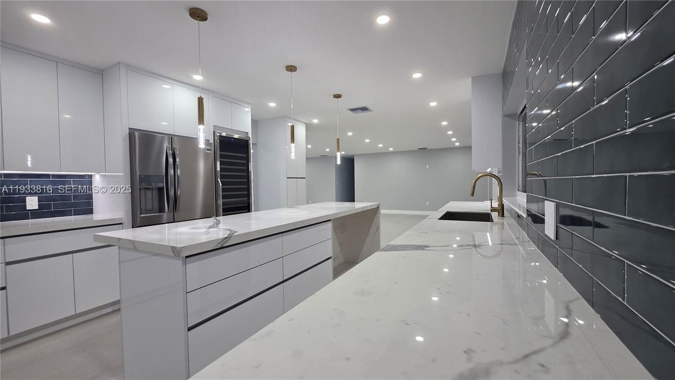 Interior, Kitchen, Pendant Lights, Recessed Lighting, Stainless Steel Appliances