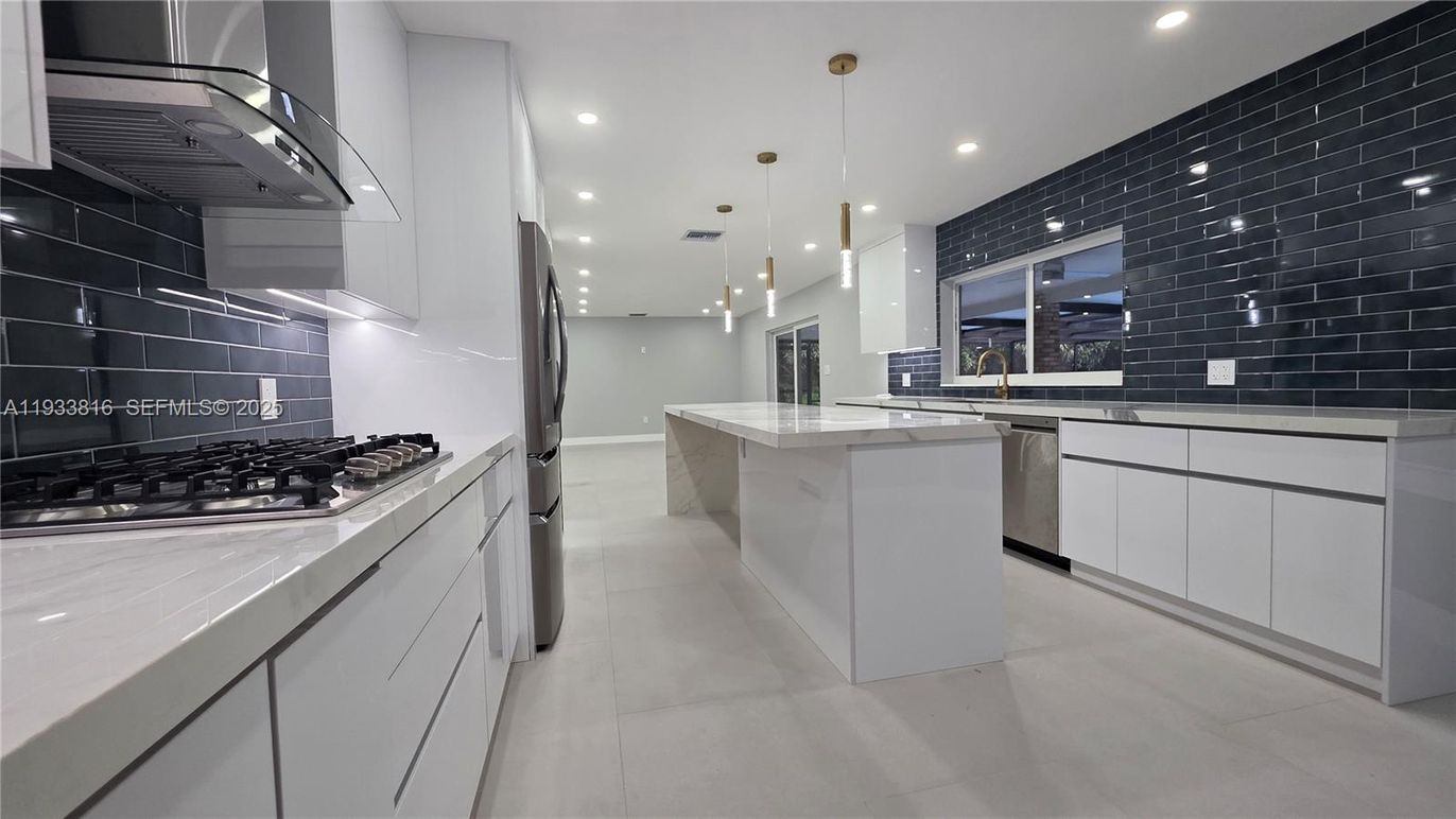 Interior, Kitchen, Pendant Lights, Recessed Lighting, Stainless Steel Appliances
