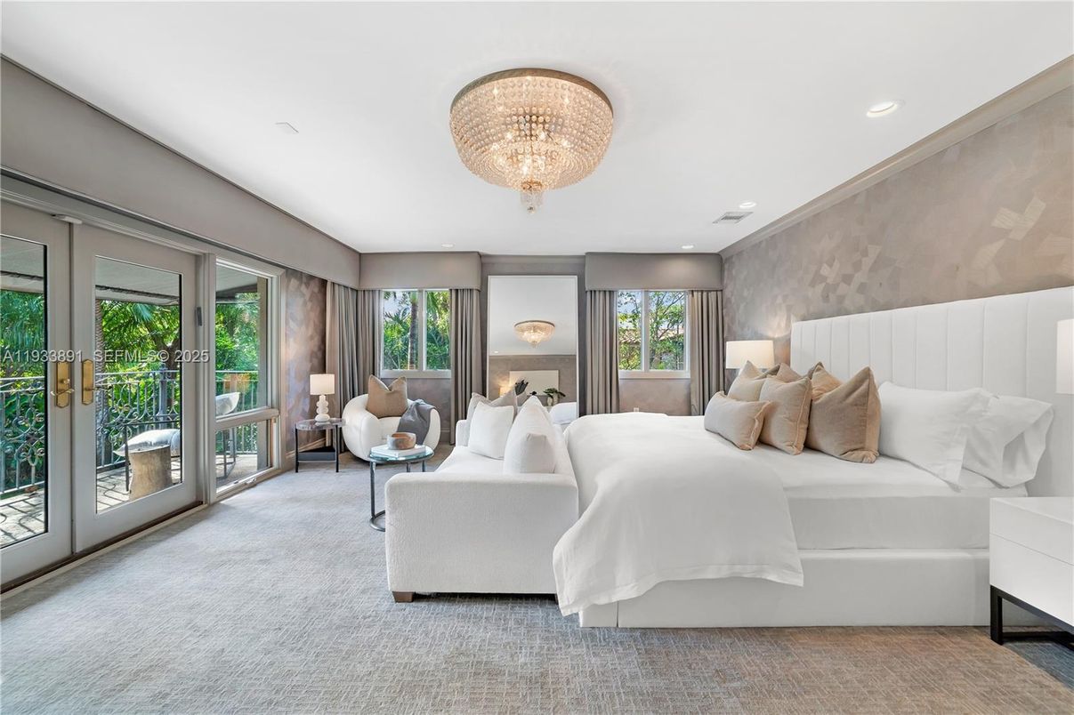 Bedroom, Chandelier, Interior, Recessed Lighting