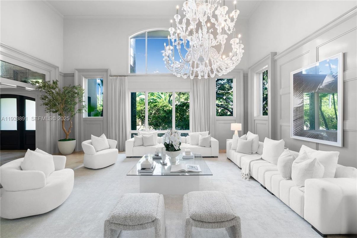 Chandelier, Interior, Living room