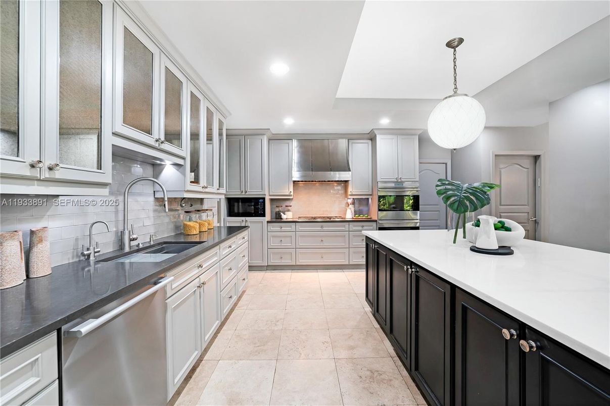 Interior, Kitchen, Pendant Lights, Recessed Lighting, Stainless Steel Appliances