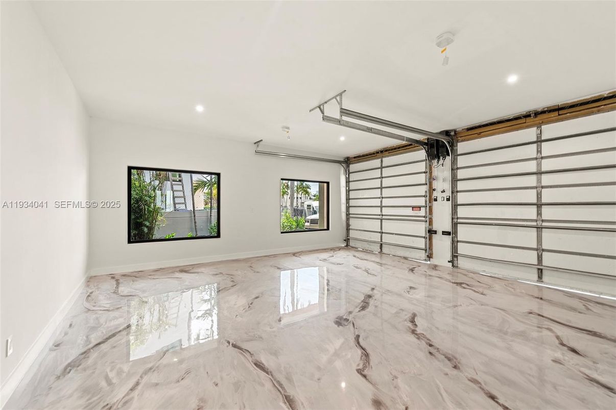Garage, Interior, Marble, Recessed Lighting