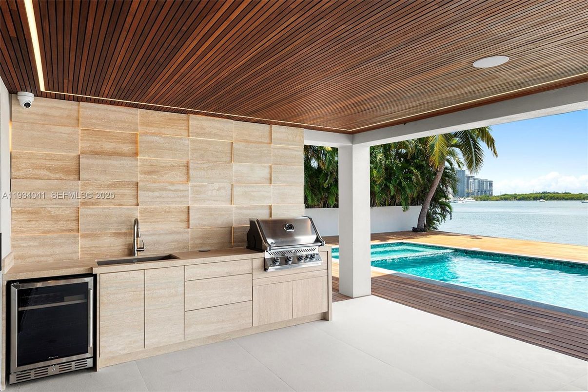 Exterior, Outdoor Kitchen, Pool, Water