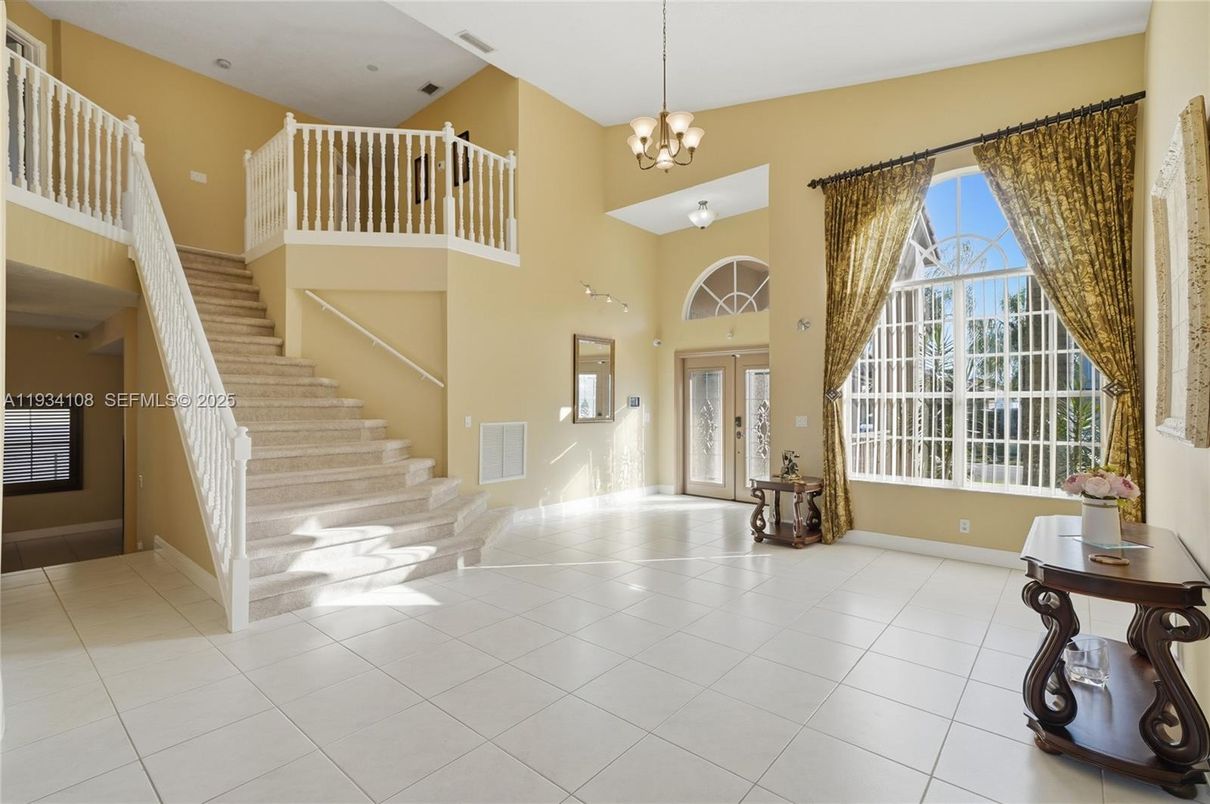 Chandelier, Interior