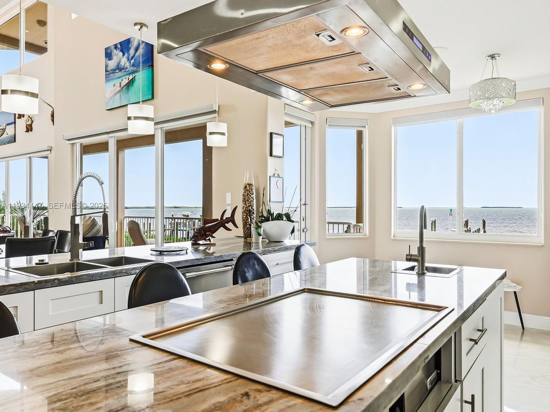 Interior, Kitchen, Marble, Recessed Lighting, Water