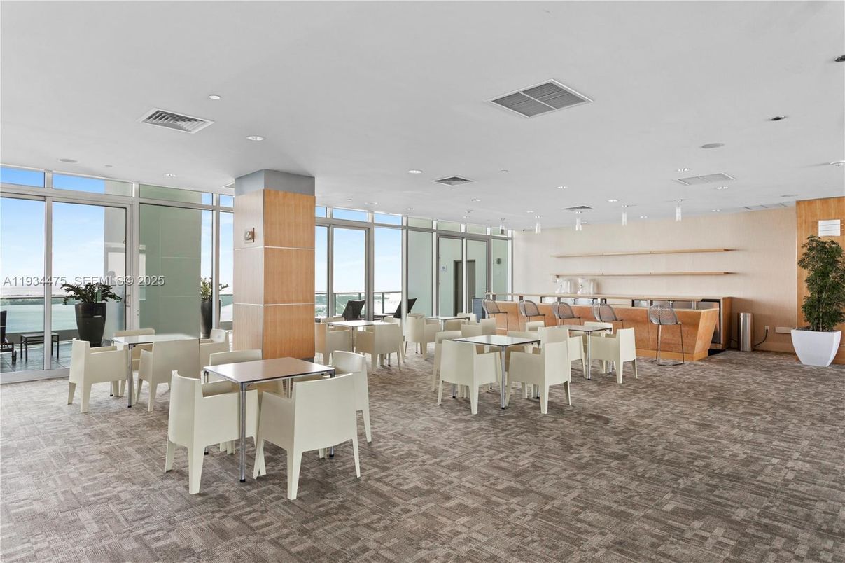 Dining room, Interior, Pendant Lights, Recessed Lighting, Water