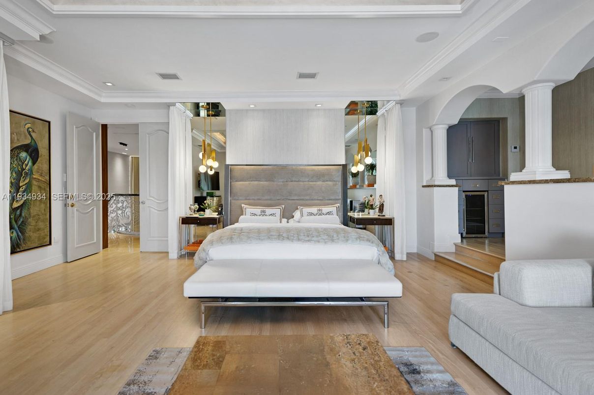 Bedroom, Interior, Pendant Lights, Recessed Lighting, Wood Texture Flooring