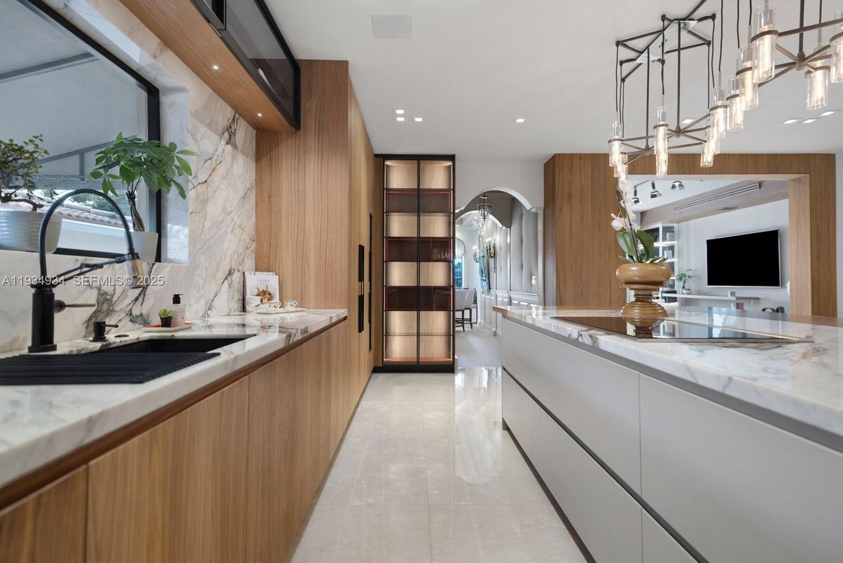 Interior, Kitchen, Pendant Lights, Recessed Lighting