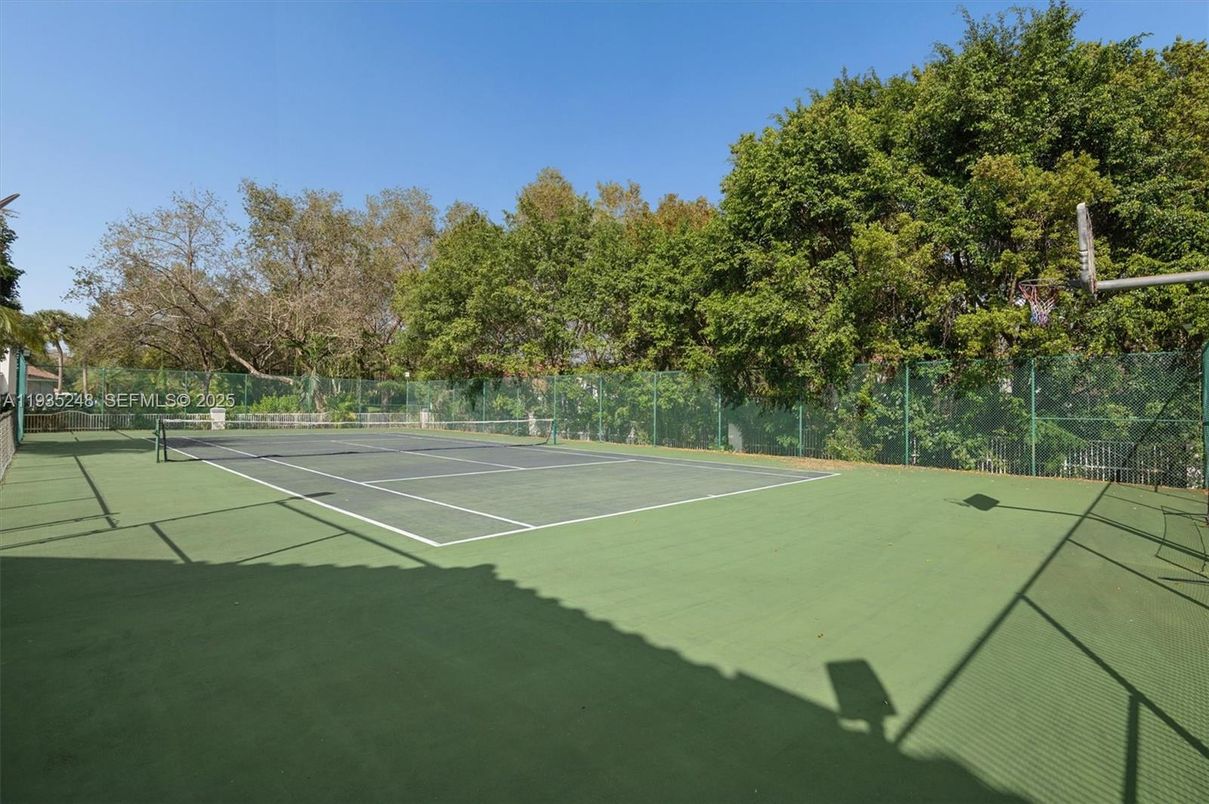 Exterior, Tennis Courts