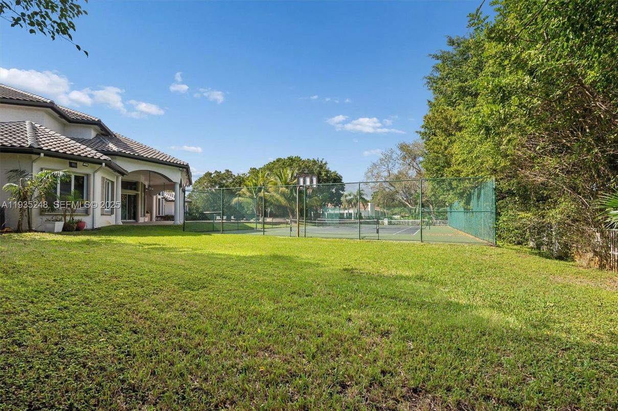 Exterior, Tennis Courts