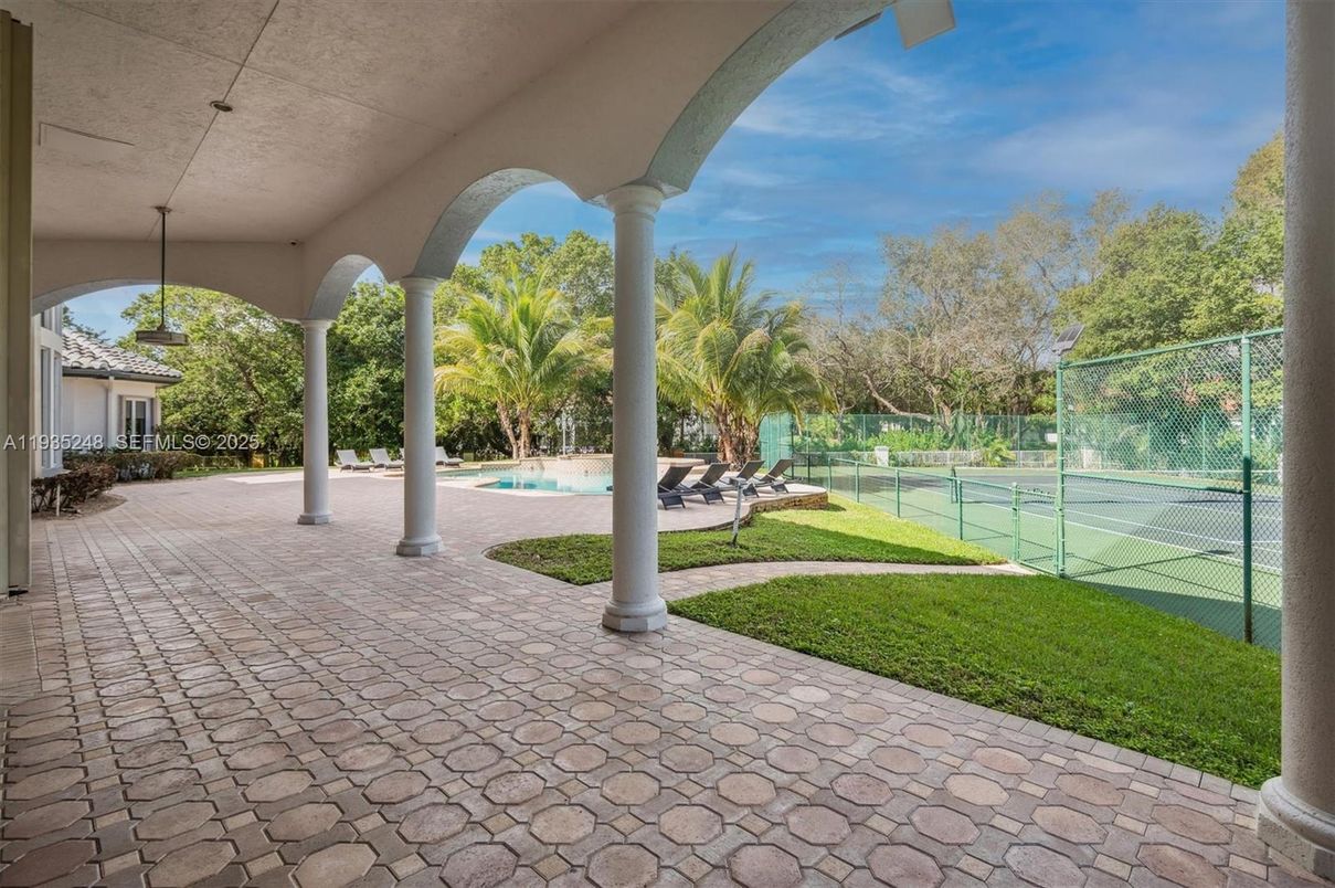 Exterior, Tennis Courts