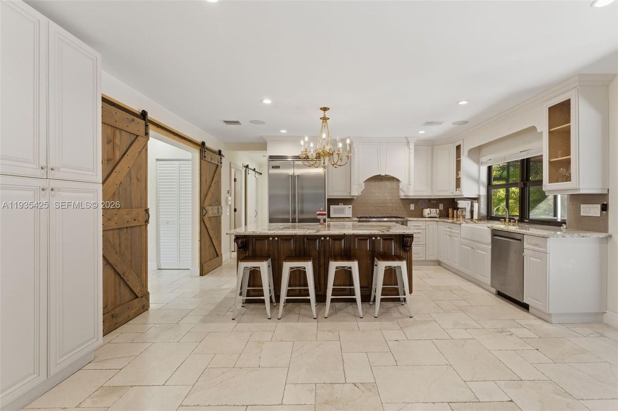 Chandelier, Interior, Kitchen, Recessed Lighting, Stainless Steel Appliances
