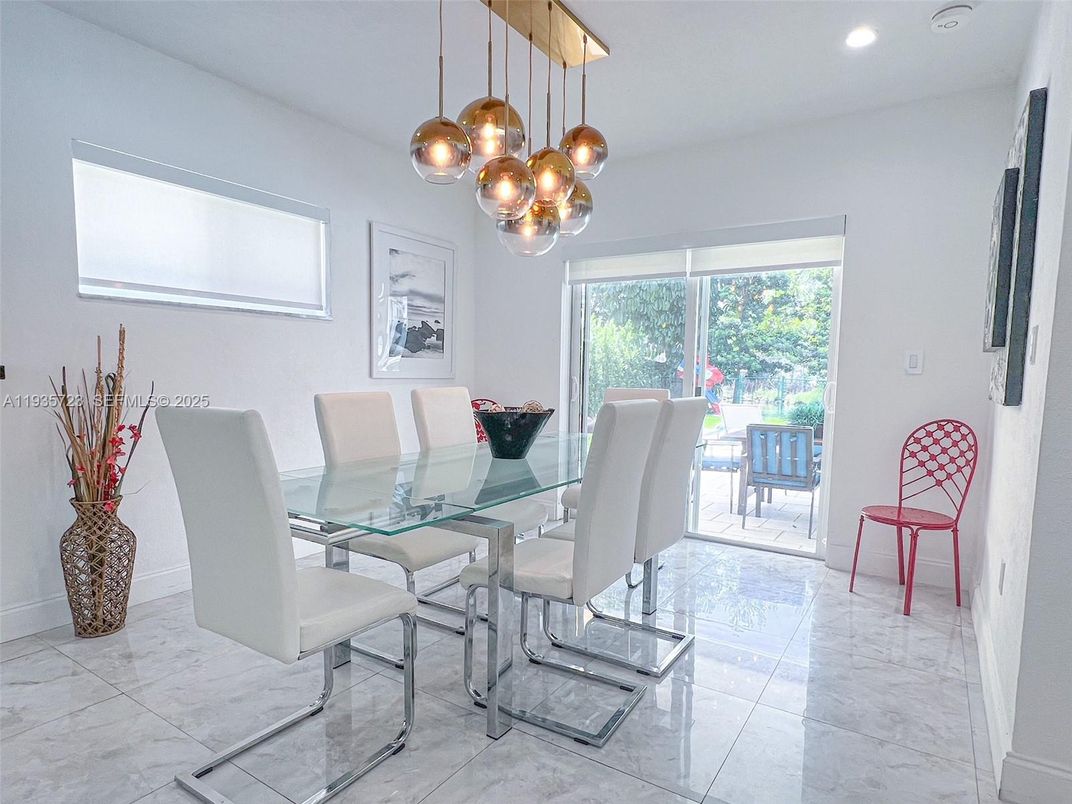 Dining room, Interior, Marble, Pendant Lights, Recessed Lighting
