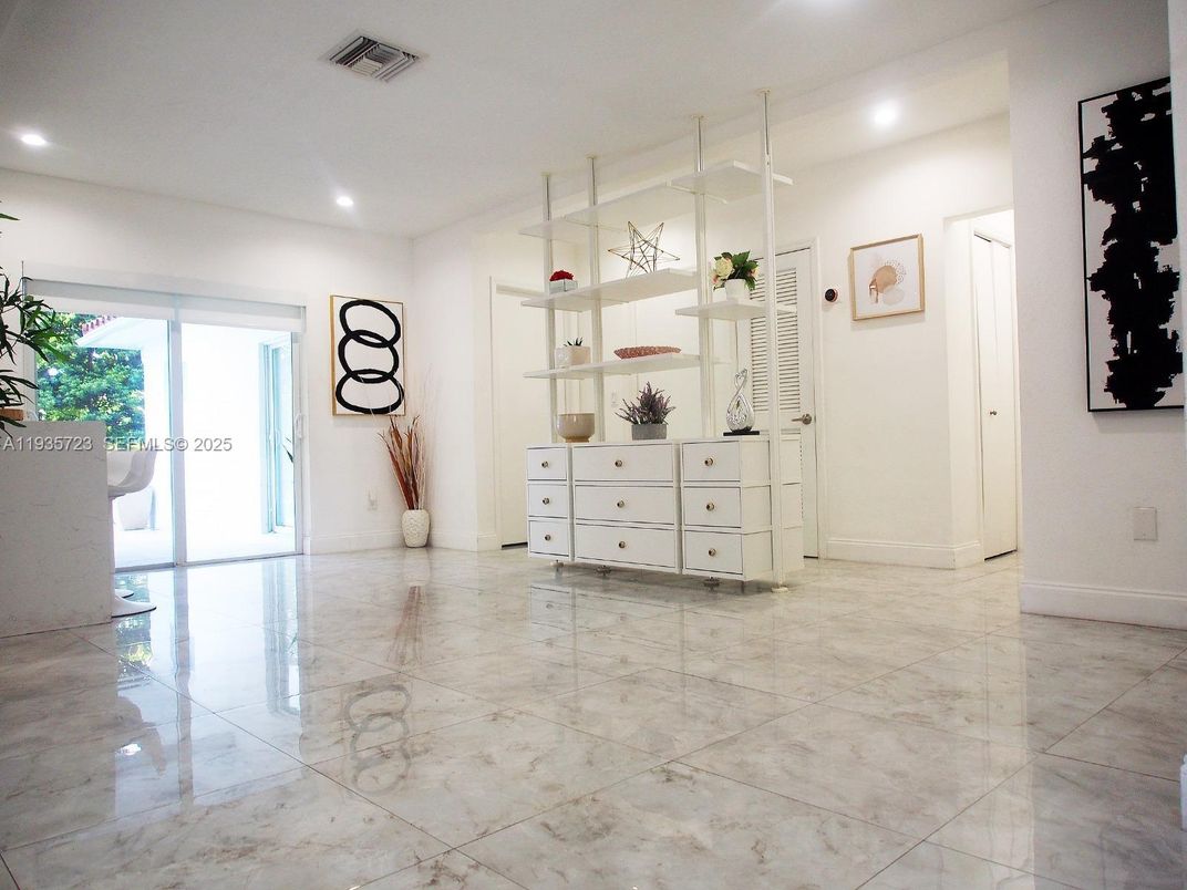 Interior, Marble, Recessed Lighting