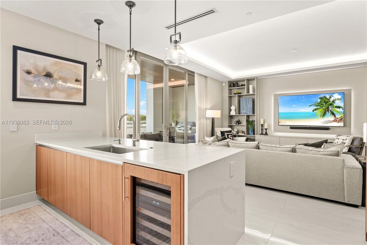 Interior, Kitchen, Living room, Pendant Lights, Recessed Lighting, Stainless Steel Appliances, Water