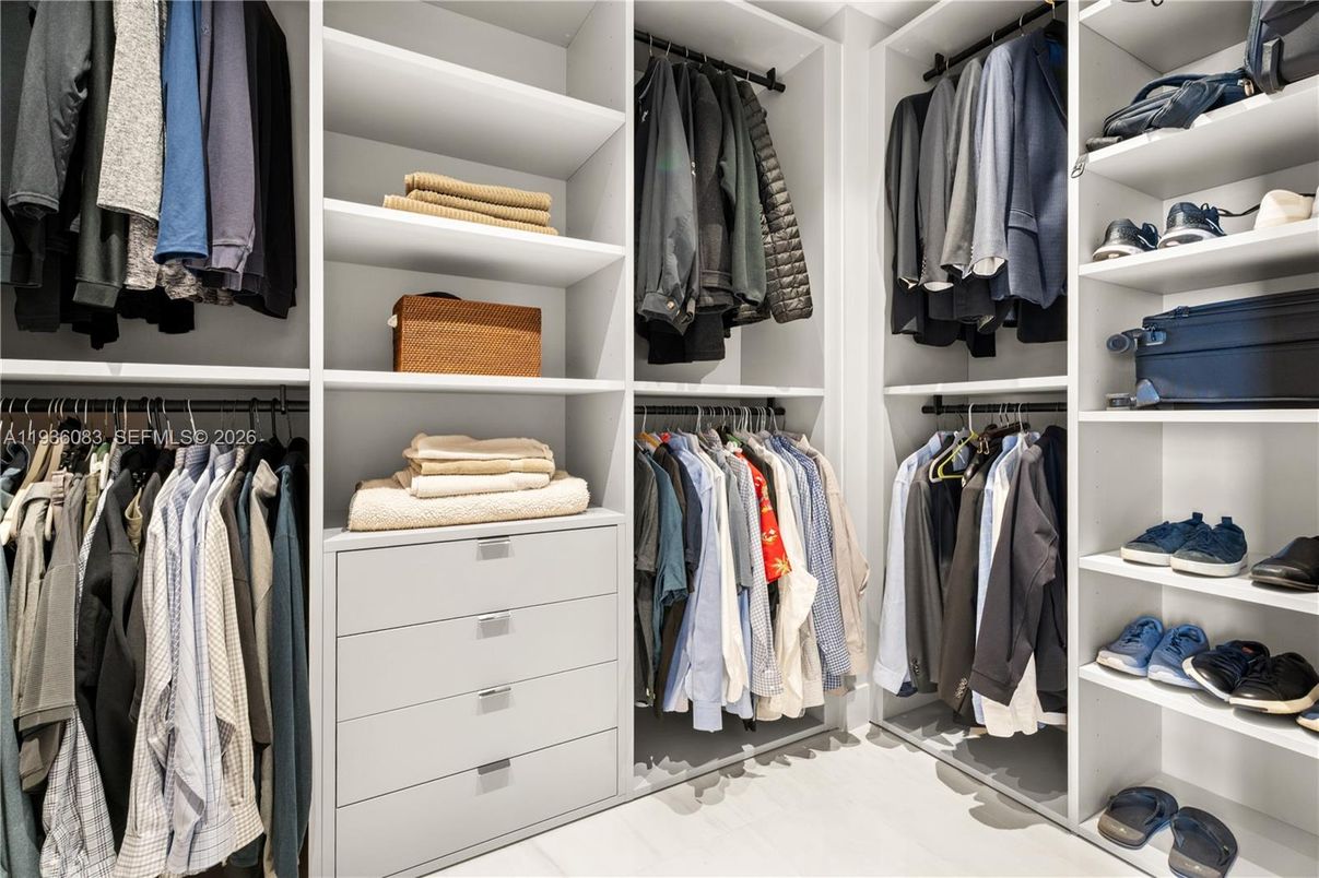 Interior, Walk-in Closets