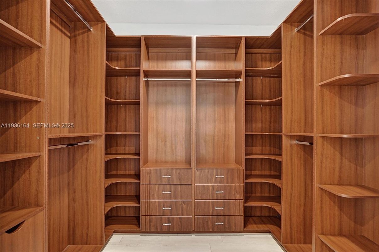 Interior, Walk-in Closets