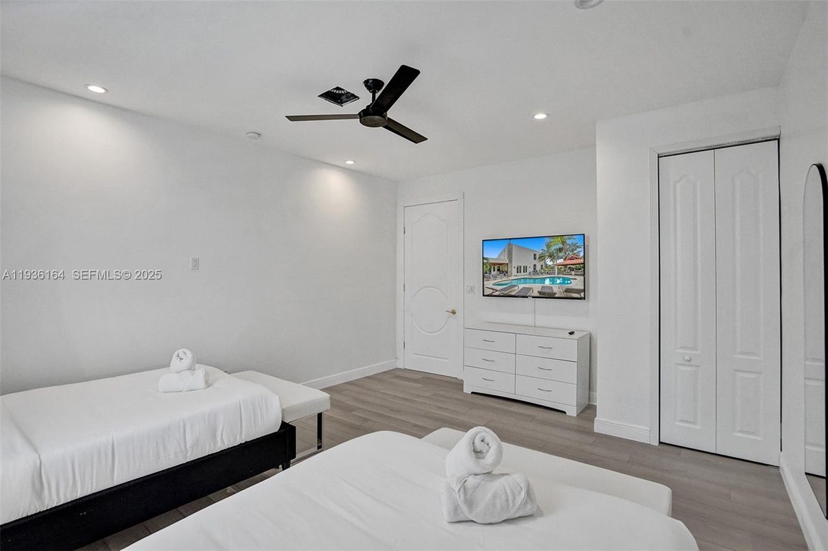 Bedroom, Interior, Recessed Lighting, Wood Texture Flooring