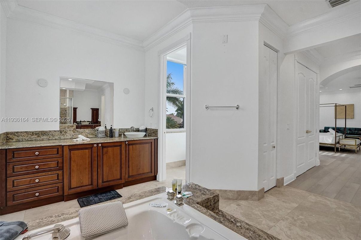 Bathroom, Dual Sink Vanities, Interior, Wood Texture Flooring