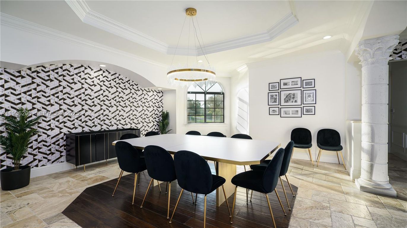 Chandelier, Dining room, Interior, Pendant Lights, Recessed Lighting, Wood Texture Flooring