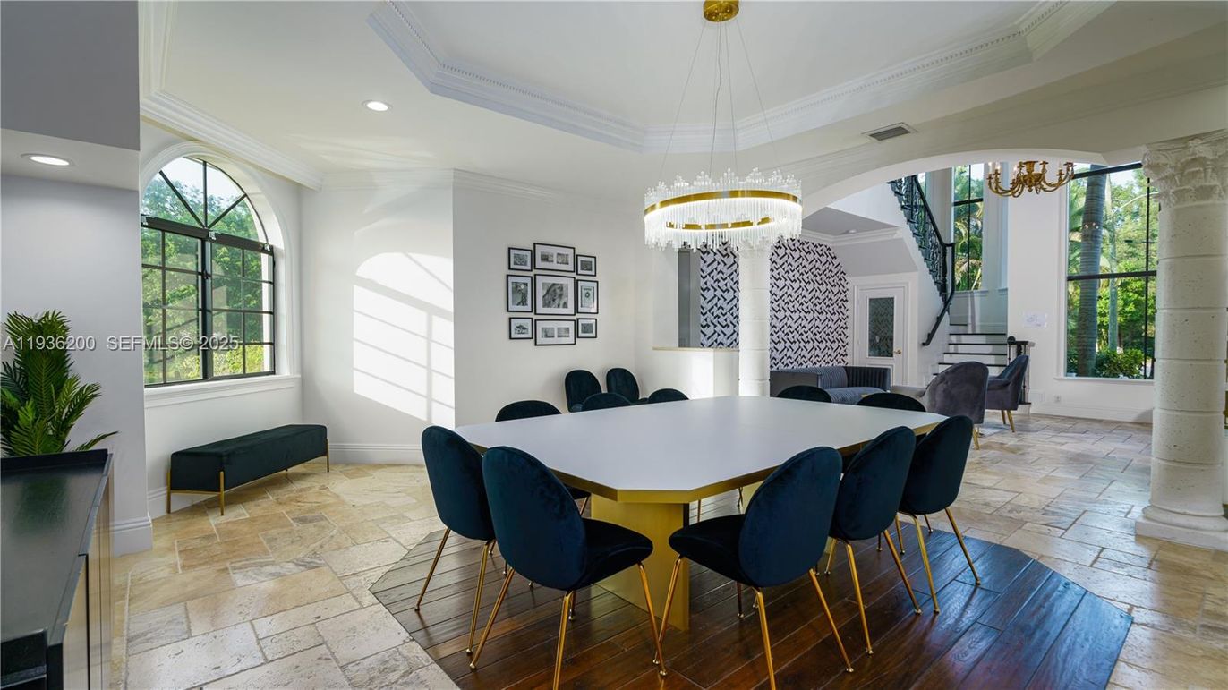 Chandelier, Dining room, Interior, Recessed Lighting, Wood Texture Flooring