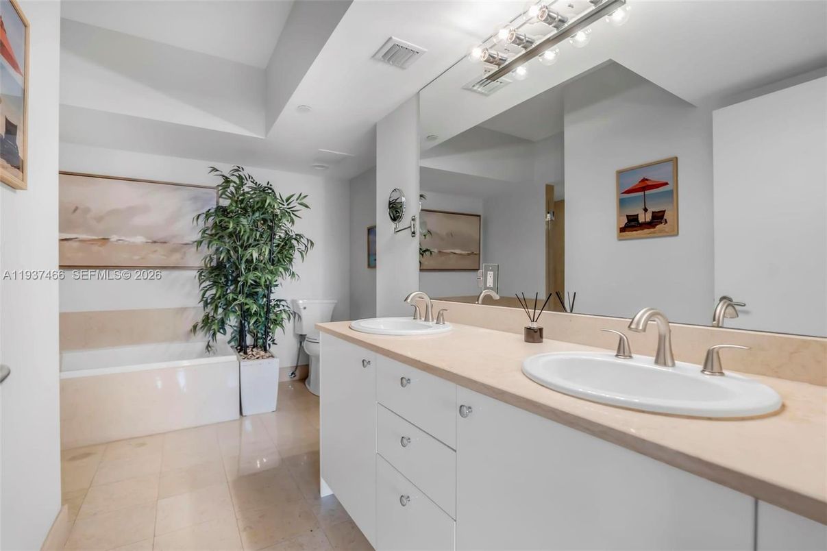 Bathroom, Dual Sink Vanities, Interior