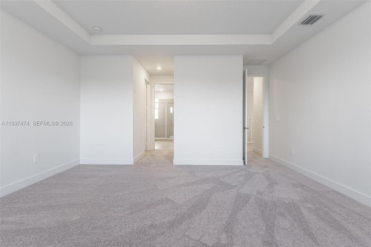 Empty room, Interior, Recessed Lighting