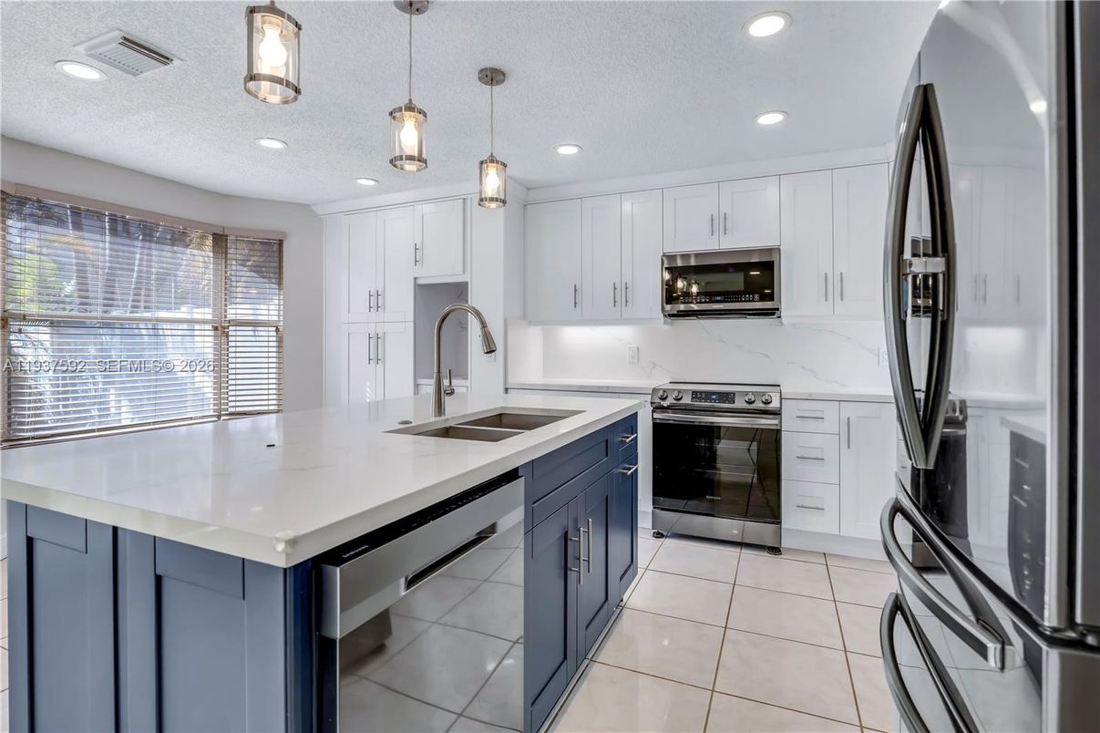 Interior, Kitchen, Pendant Lights, Recessed Lighting, Stainless Steel Appliances