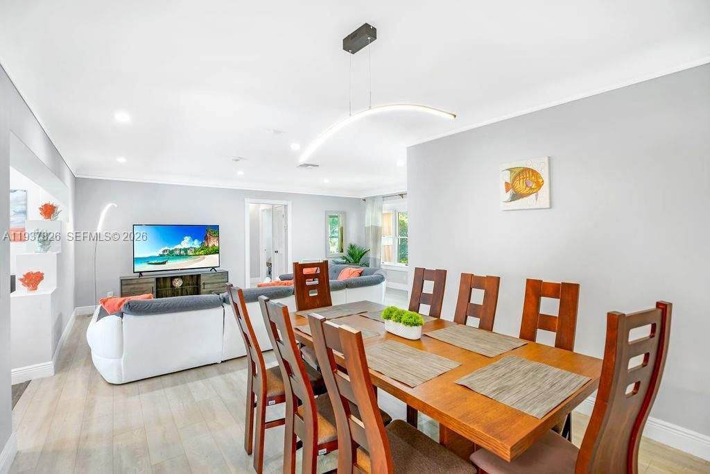 Dining room, Interior, Living room, Pendant Lights, Recessed Lighting, Wood Texture Flooring