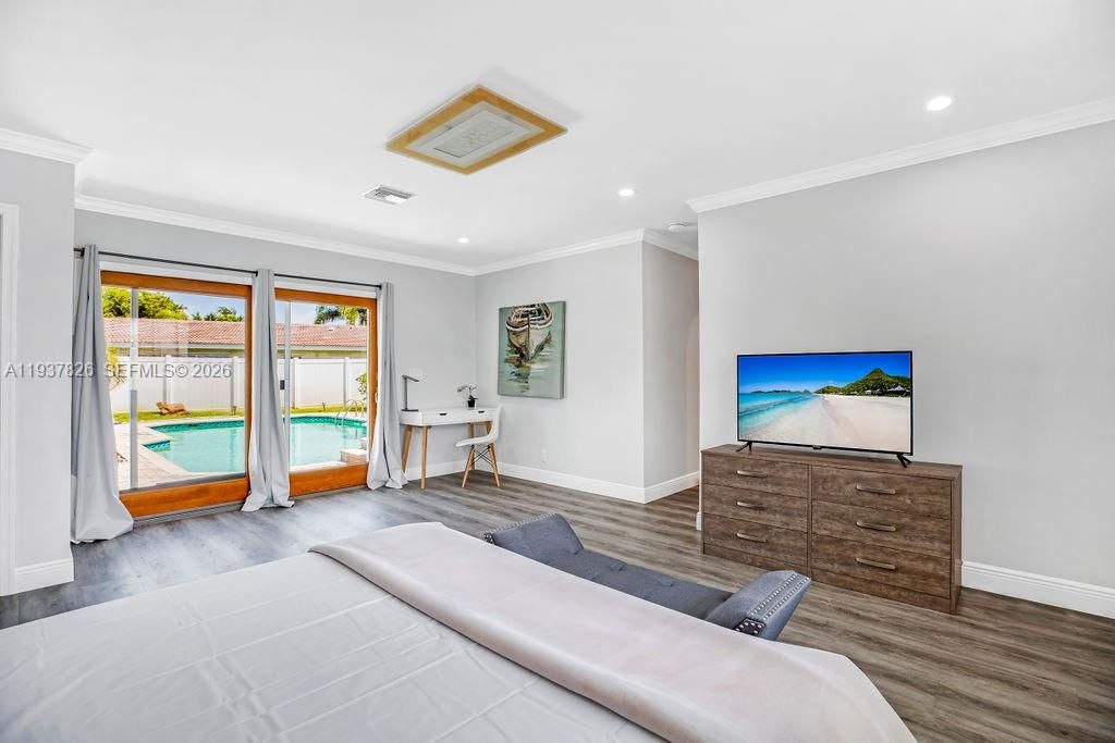 Bedroom, Interior, Recessed Lighting, Wood Texture Flooring