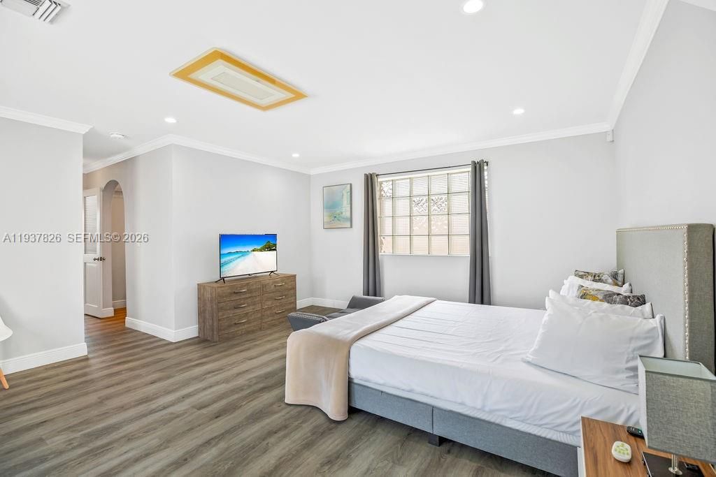 Bedroom, Interior, Recessed Lighting, Wood Texture Flooring