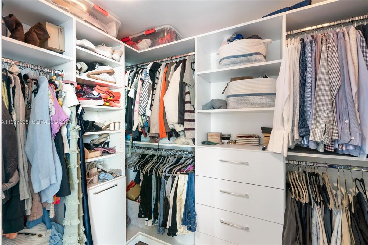 Interior, Walk-in Closets