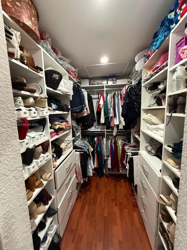 Interior, Recessed Lighting, Walk-in Closets, Wood Texture Flooring