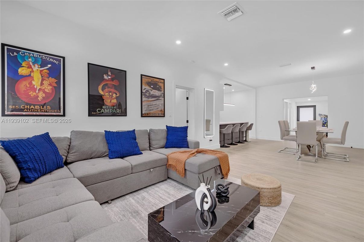 Dining room, Interior, Living room, Pendant Lights, Recessed Lighting, Wood Texture Flooring
